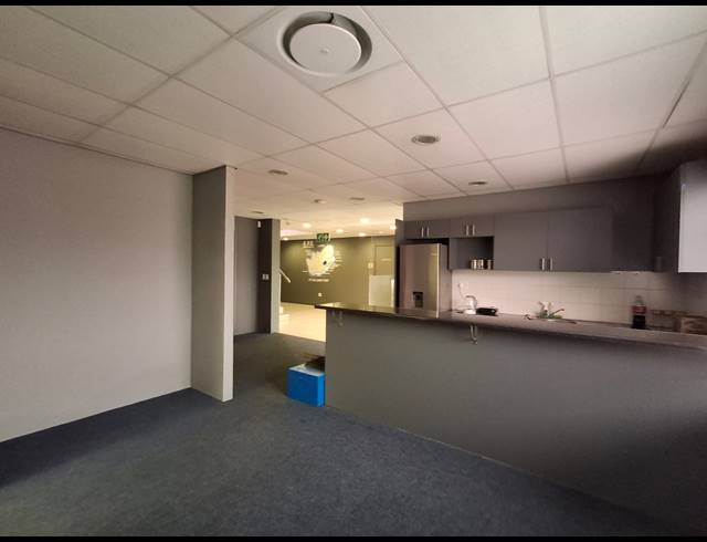 2,350M² WAREHOUSE TO LET IN BLACKHEATH INDUSTRIAL